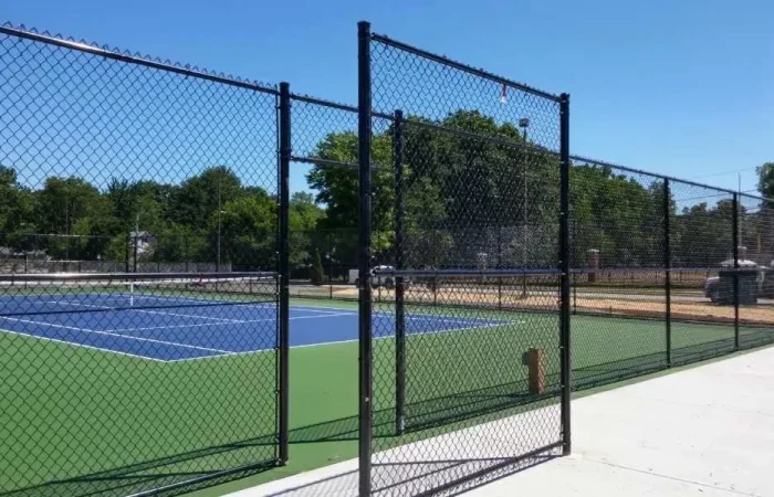 Chain Link in Tenis Court