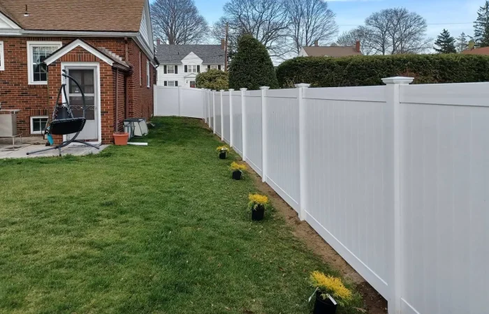 Vinyl fence residential project - NSF