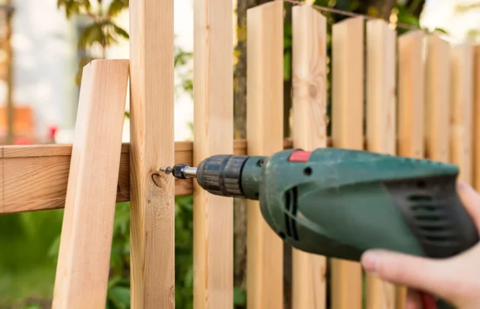 fence-rapair-or-replace