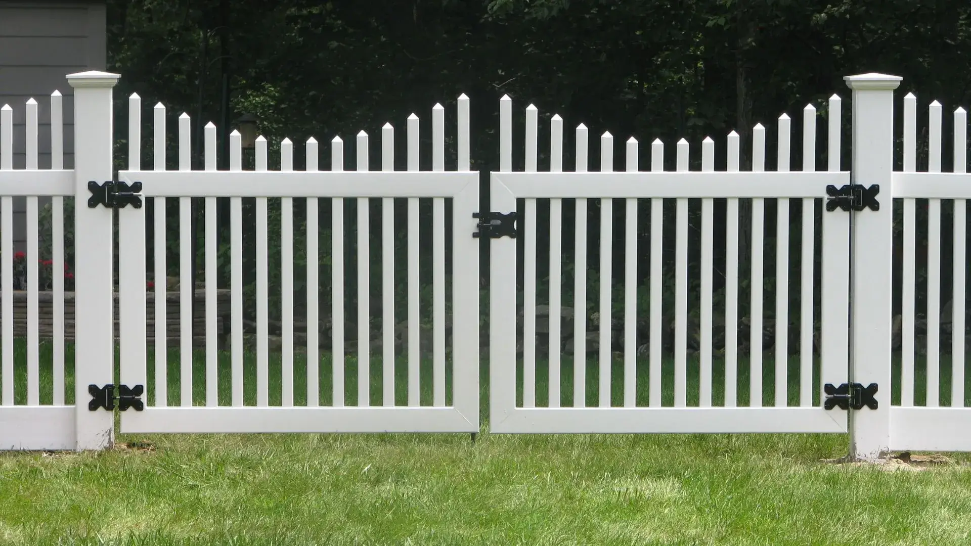 fence maintenance tips - North Smithfield Fence